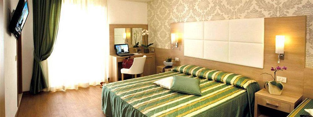 Hotel Michelangelo เบลลาเรีย-อีเจอา มารีนา ภายนอก รูปภาพ