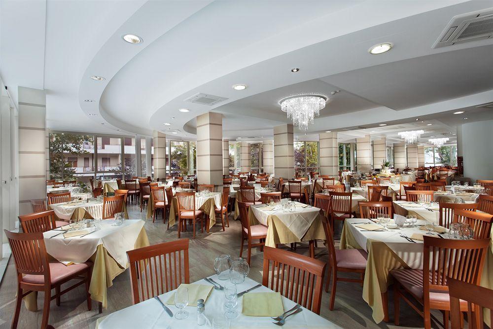 Hotel Michelangelo เบลลาเรีย-อีเจอา มารีนา ภายนอก รูปภาพ